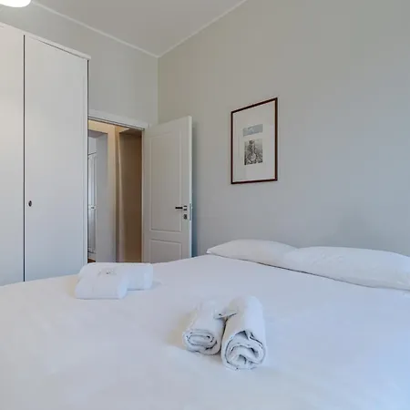 Guesthost - Bright Flat Just 500 Mt To Porta Nuova * Turin