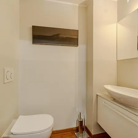 Guesthost - Bright Flat Just 500 Mt To Porta Nuova Lägenhet Turin