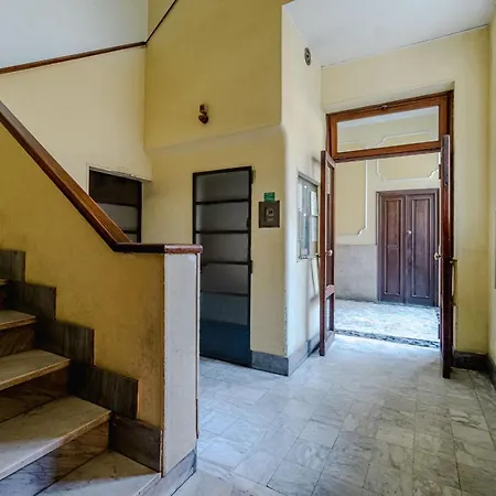 Guesthost - Bright Flat Just 500 Mt To Porta Nuova Apartament