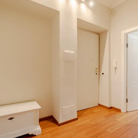 Апартаменты Guesthost - Bright Flat Just 500 Mt To Porta Nuova