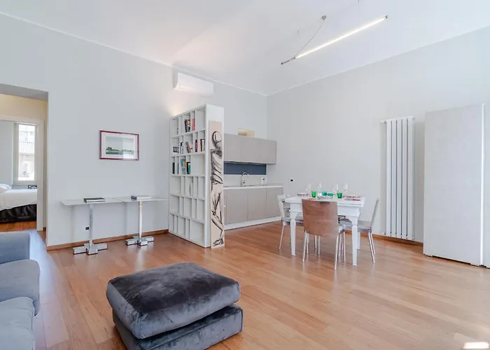 Guesthost - Bright Flat Just 500 Mt To Porta Nuova Turin