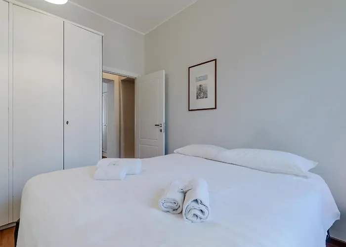 Guesthost - Bright Flat Just 500 Mt To Porta Nuova * Turin