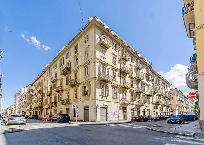 Guesthost - Bright Flat Just 500 Mt To Porta Nuova