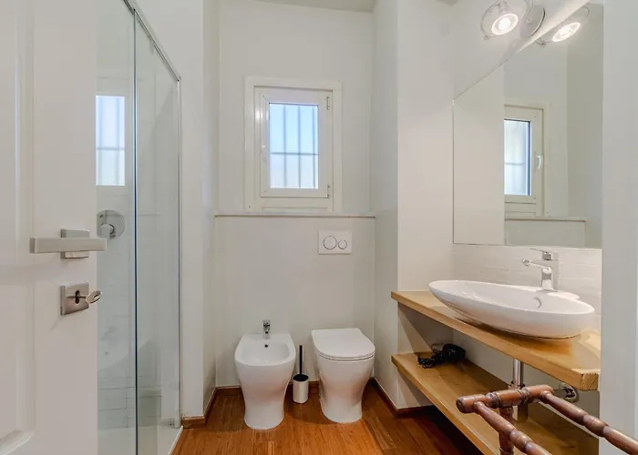 Guesthost - Bright Flat Just 500 Mt To Porta Nuova * Turin