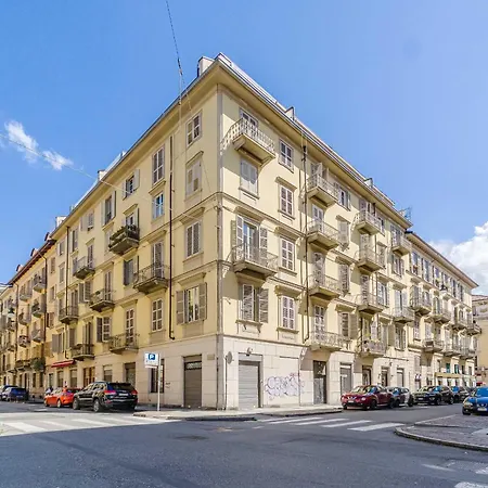 Guesthost - Bright Flat Just 500 Mt To Porta Nuova