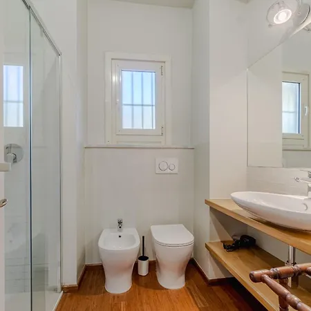 Guesthost - Bright Flat Just 500 Mt To Porta Nuova * Torino